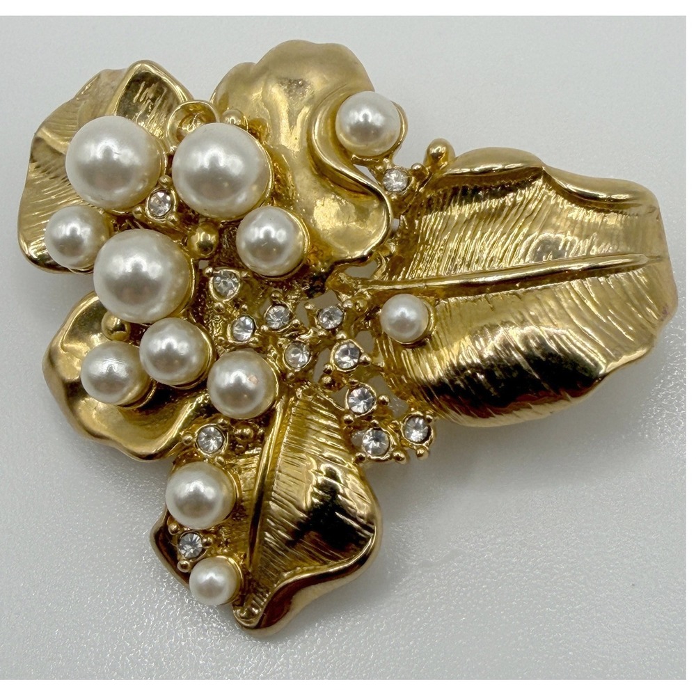 Vintage JF Faux Pearl Grape Cluster Brooch Gold Tone‎ 1.75"